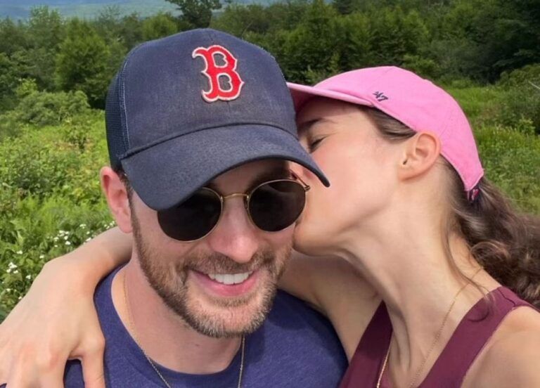 Chris Evans y Alba Baptista