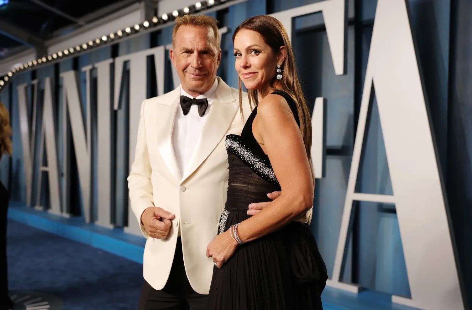 Kevin Costner y Christine Baumgartner