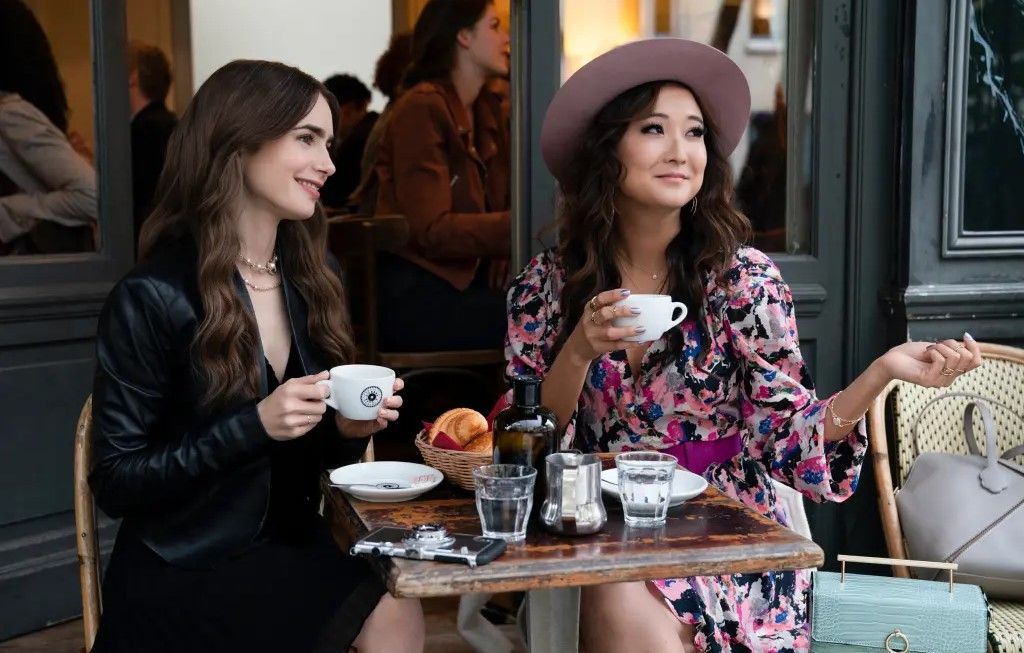 Protagonista de ‘Emily in Paris’ sufre shock séptico crítico durante vacaciones Emily in Paris